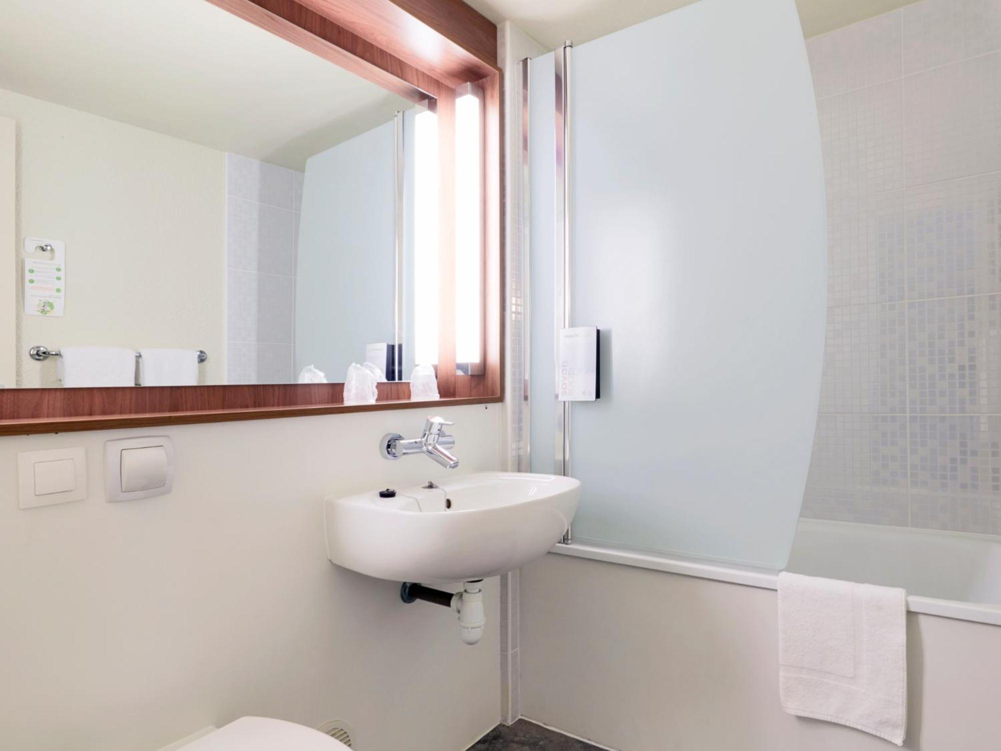 Campanile Nature - Bordeaux Sud Pessac Песак Екстериор снимка